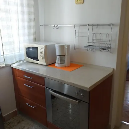 Levak - Apt. 2 *