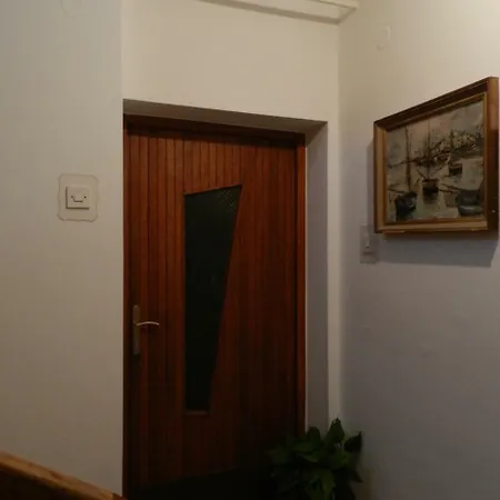 Levak - Apt. 2 *